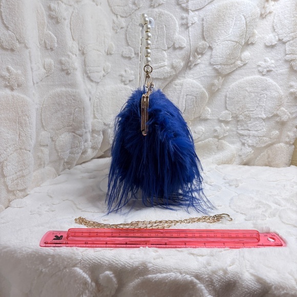Blue Faux Fur Handbag with Pearl Strap - Picture 3 of 9